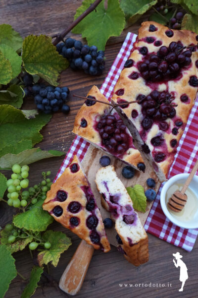 FOCACCIA DOLCE ALL'UVA